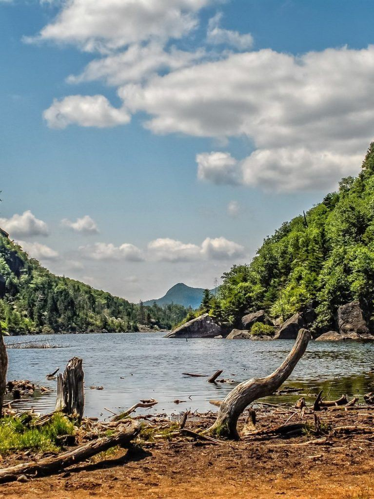 Mejores Lugares para Visitar en Junio en EE.UU Las Adirondacks, Nueva York