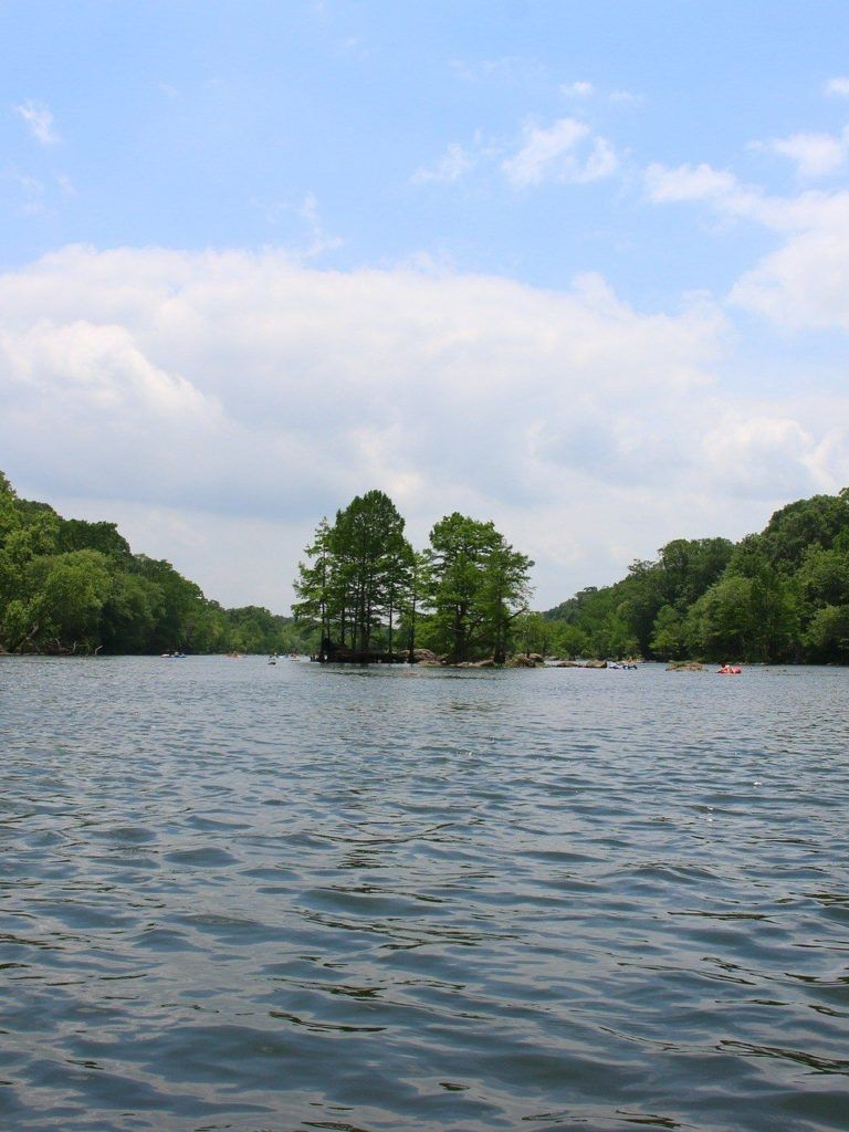 Mejores Lugares para Visitar en Agosto en EE.UU Parque Estatal Beavers Bend, Oklahoma