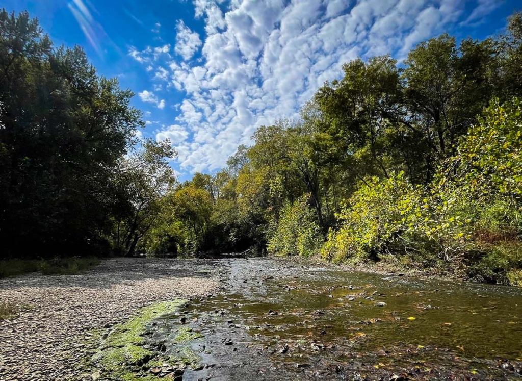 Ruta verde del río azul -senderos en Kansas City