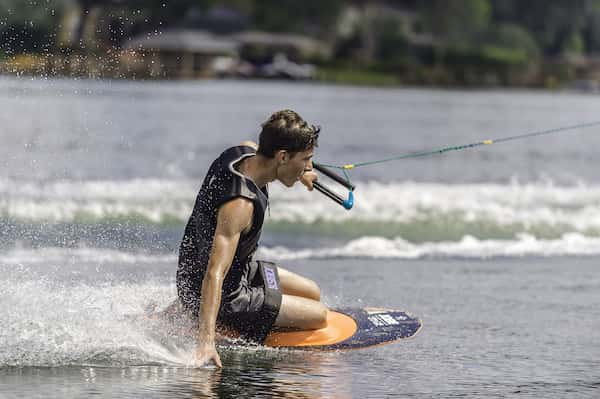 kneeboarding-katara beach