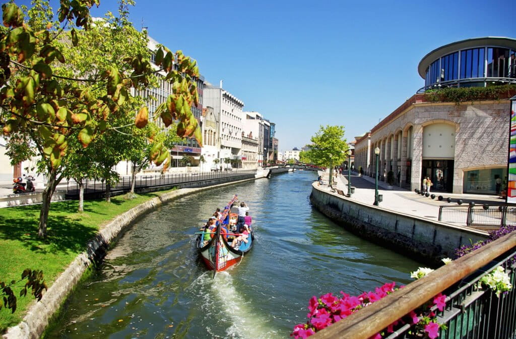 laguna de Ria en el corazón de Aveiro