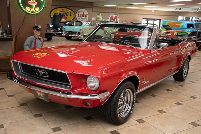 1968-ford-mustang-convertible 14 mejores cosas para hacer en Venice, Florida ¡Hermosa e increíble!