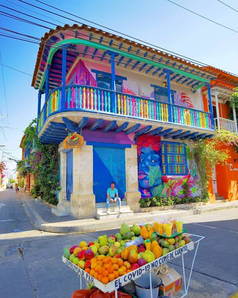 8-Tour-de-comida-callejera-carteganea-819x1024 10 Cosas Únicas Para Hacer En Cartagena, Colombia