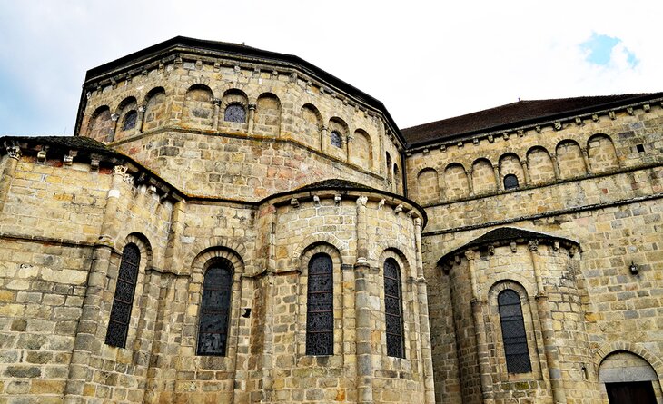 Abadia-de-San-Pedro-y-San-Pablo-Solignac 12 Mejores lugares para visitar en la región de Limousin