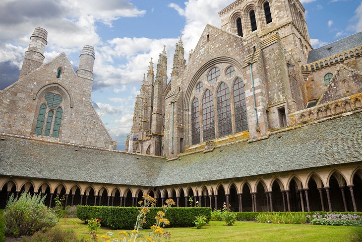 Abadia-del-Monte-Saint-Michel 5 Principales atracciones del Mont Saint-Michel