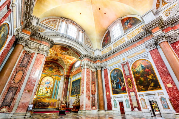 Alrededor-de-la-plaza Piazza della Repubblica: Corazón histórico y cultural en el centro de Roma