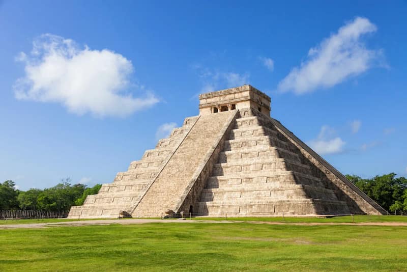 Atracciones-del-area-CHICHEN-ITZA 7 Diferencias entre Cancún y Riviera Maya que te sorprenderán