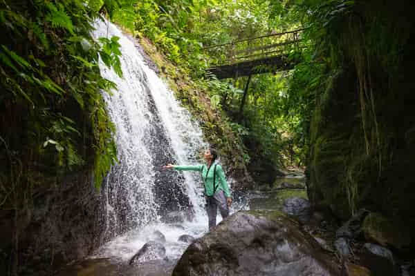 Aventura-al-aire-libre 10 Razones para Visitar Costa Rica en tus Próximas Vacaciones