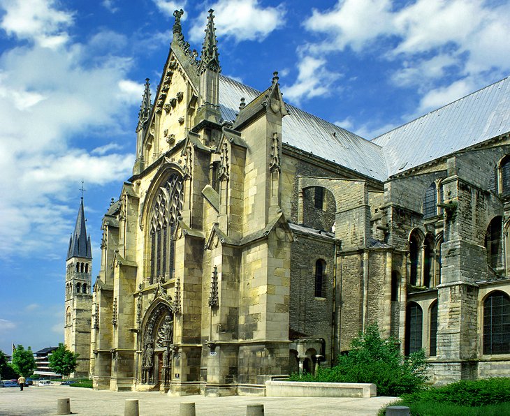 Basilica-de-Saint-Remi 10 Principales atracciones turísticas en Reims