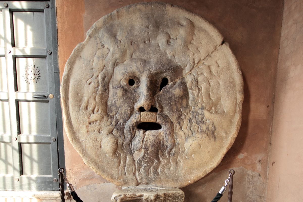 Bocca della Verità La Fascinante Historia del Rostro de la Verdad