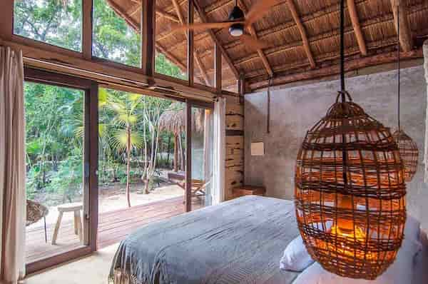 Cabana-en-la-jungla-en-Acacia 9 Mejores Casas Vacacionales en Tulum, México