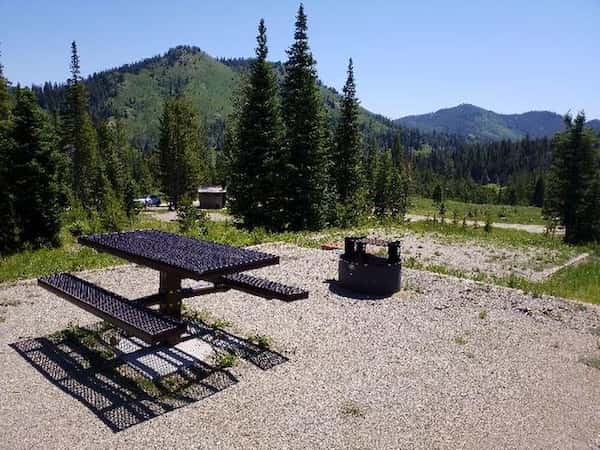 Campamento-del-lago-Hahns-Peak Camping en Medicine Bow-Routt y Thunder Basin