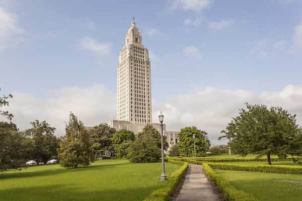 Capitolio-del-Estado-de-Luisiana-1 Viaje por Carretera de Houston a Nueva Orleans