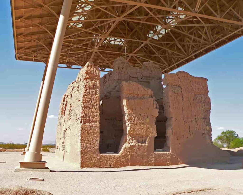 Casa-Grande-Ruins-1024x820 7 Asombrosas ruinas antiguas para explorar en Arizona