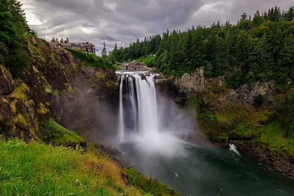 Cataratas-de-Snoqualmie Descubre 12 Impresionantes Cascadas en Washington