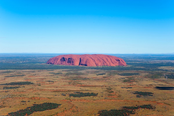 Cayendo-del-cielo-maneras-de-explorar-Uluru-7 12 mejores maneras de explorar Uluru en Australia