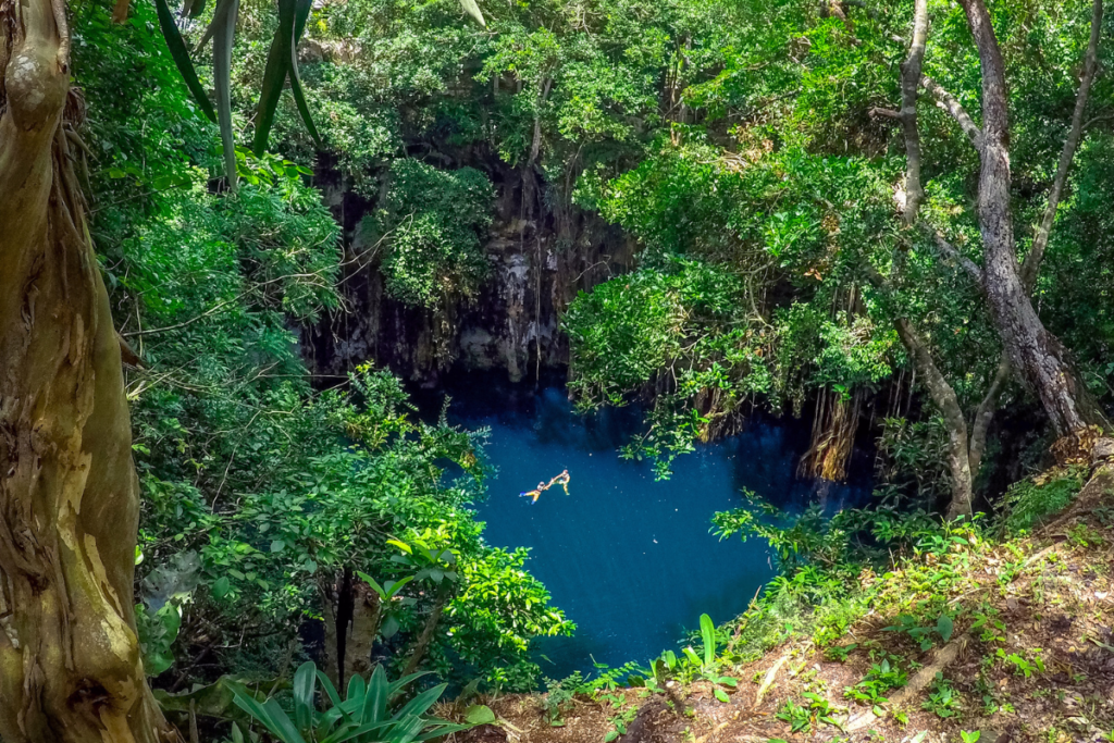 Cenote-Yokdzonot-en-Mexico-1024x683 Cenotes en México: una aventura ideal para toda la familia