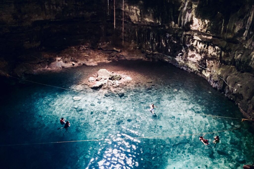 Cenote-Zaci-en-Mexico-1024x683 Cenotes en México: una aventura ideal para toda la familia