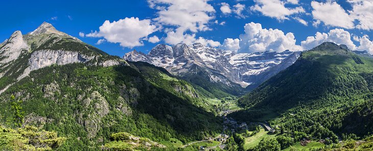 Circo-de-Gavarnie 24 Mejores lugares para visitar en los Pirineos franceses