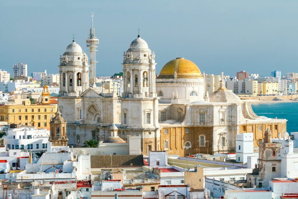 Climb-Torre-Tavira Espectaculares actividades para hacer en Cádiz, España