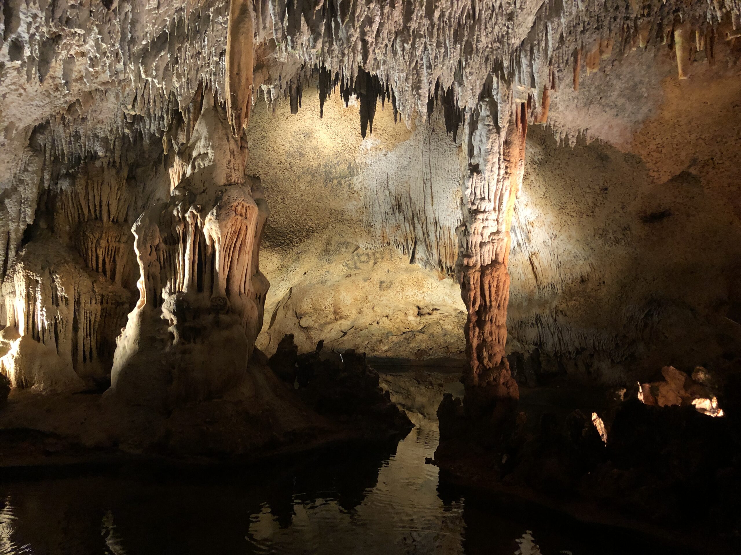 Consejos-para-una-visita-a-la-Cueva-de-las-Maravillas-scaled Cueva de las Maravillas: Explorando la Creación Subterránea