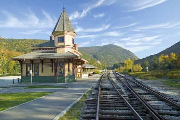 Crawford-Train-Depot 9 Mejores Lugares para Ver los Colores de Otoño en New Hampshire