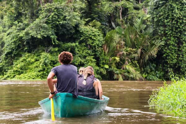 Descubre-la-increible-biodiversidad-en-el-Parque-Nacional-Tortuguero 8 Increíbles Actividades en Puerto Viejo, Costa Rica