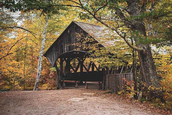 El-Pueblo-de-Bethel 9 Hermosos lugares para Ver los Colores del Otoño en Maine