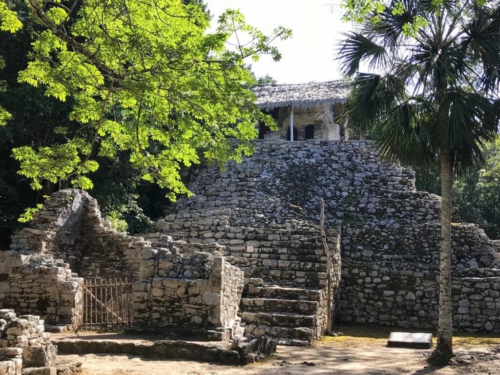 El-grupo-de-las-pinturas 7 Recomendaciones para Explorar las Ruinas Mayas de Cobá