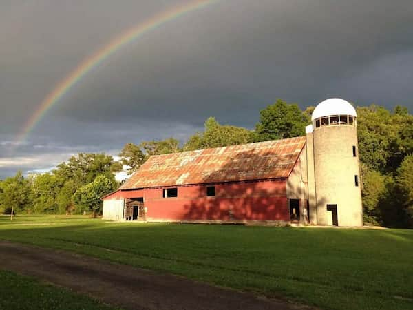 El-silo-en-Little-River-Barn-Alojarse-en-Tennessee 11 Emocionantes Lugares para Alojarse en Tennessee