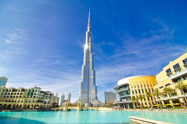 Elevate-en-el-cielo-en-Burj-Khalifa Mejores Cosas para Hacer en Dubái ¡Debes Vistarla!