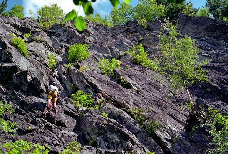 Escalada-en-roca-en-Rochers-des-Gaillands 14 Principales atracciones turísticas en Chamonix-Mont-Blanc