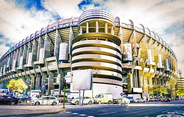 Estadio-Santiago-Bernabeu-Real-Madrids-Stadium 18 Principales atracciones turísticas en Madrid, España