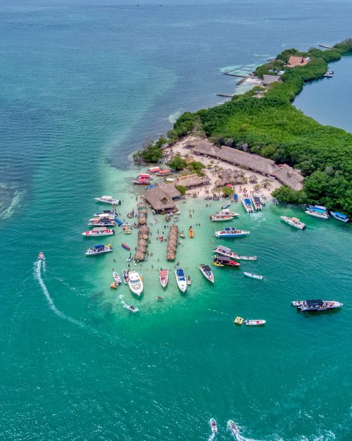 Excursion-A-Las-Islas-Del-Rosario 10 Cosas Únicas Para Hacer En Cartagena, Colombia