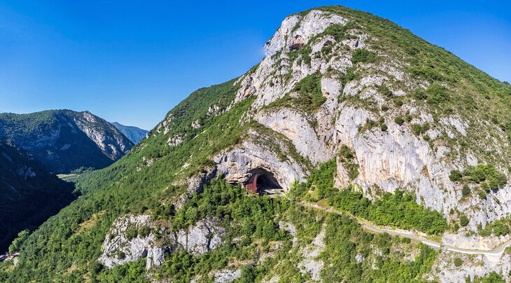 Grotte-de-Niaux-cuevas-prehistoricas 24 Mejores lugares para visitar en los Pirineos franceses