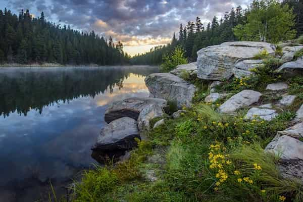 Haga-el-recorrido-panoramico-de-las-Montanas-Blancas 11 Increíbles cosas para hacer en otoño en las Montañas Blancas de Arizona