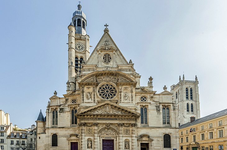 Iglesia-de-Saint-Etienne-du-Mont-1 16 Principales atracciones en el Barrio Latino de París