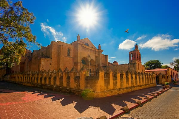 La-Misa-de-Gallo-una-de-las-tradiciones-familiares-dominicanas-populares Navidad en República Dominicana ¡Vive esta época como un local!