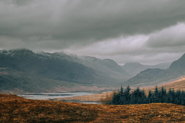 La-mejor-epoca-del-ano-para-visitar-Escocia Descubre la época perfecta para visitar Escocia: Paisajes y tradiciones