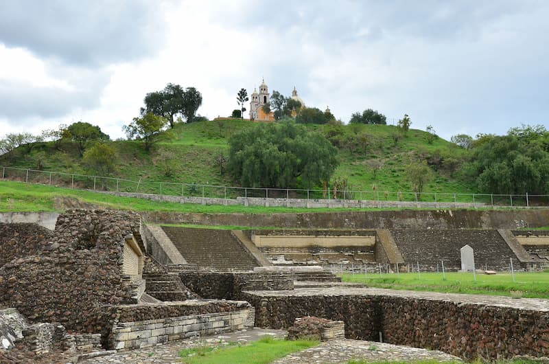 La-piramide-mas-grande-del-mundo-cholula 21 Curiosidades de México que te van a Sorprender