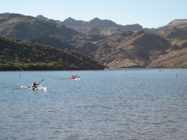 Lago-Saguaro-lagos-para-visitar-en-phoenix Los mejores pozos de Arizona para disfrutar este verano