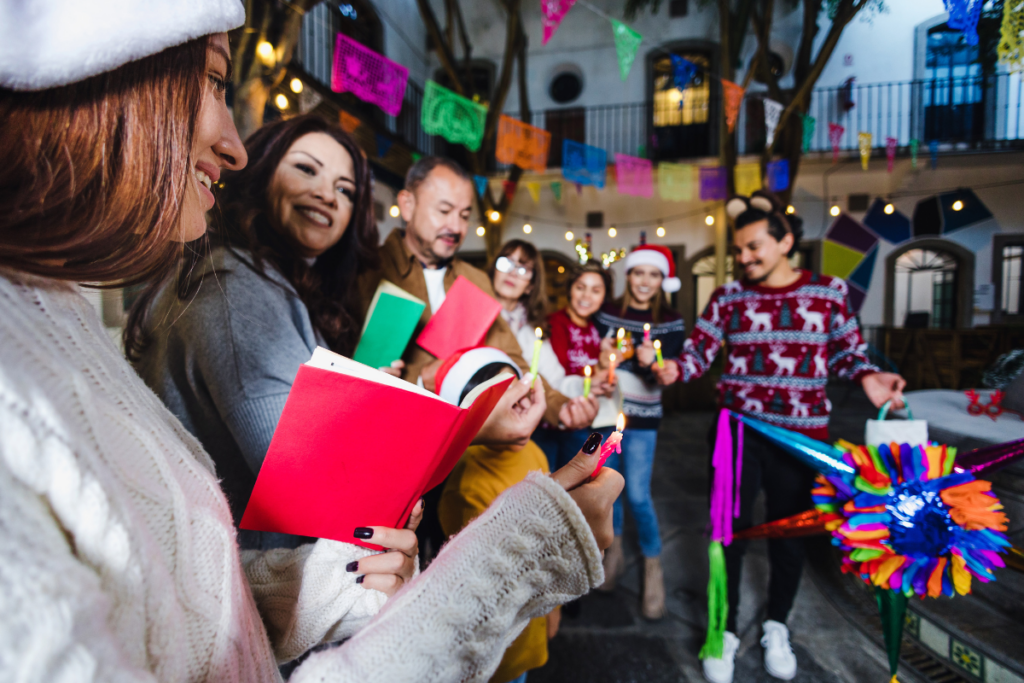 Las-Posadas-el-inicio-de-las-vacaciones-navidenas-mexicanas-1-1024x683 Navidad en México ¡Descubre sus encantadoras tradiciones!