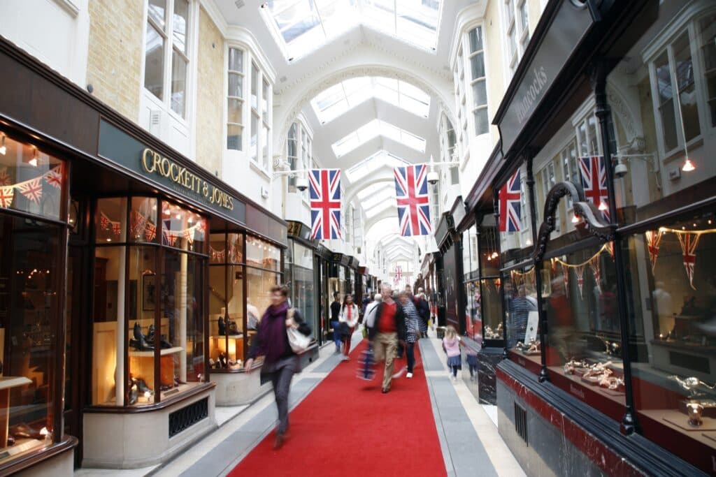 Los-Beadles-de-Burlington-Arcade Sorprendentes cosas que puedes hacer en Londres