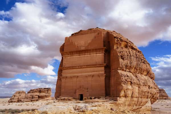 Maravillado-por-Hegra 7 Magníficas Experiencias al visitar Arabia Saudita