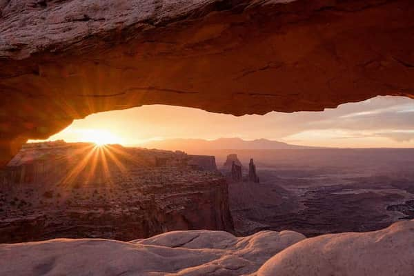 Mesa-Arch 15 Espectaculares Caminatas cerca de Moab