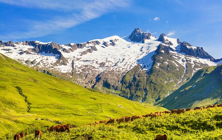 Mont-Blanc-y-Annecy-en-los-Alpes-franceses 26 Lugares para visitar en Francia que no puedes perderte