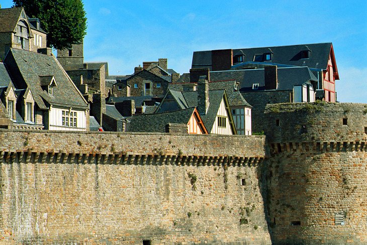 Murallas 5 Principales atracciones del Mont Saint-Michel