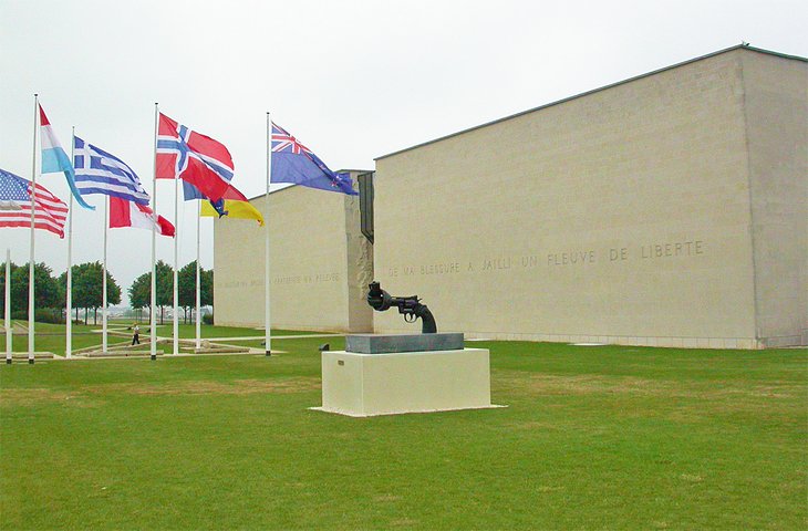 Museo-Conmemorativo-de-Caen 23 Mejores lugares para visitar en Normandía, Francia