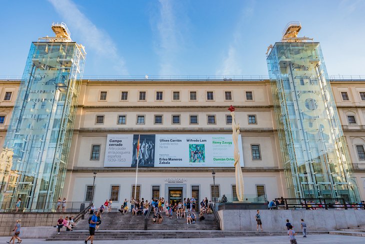 Museo-Nacional-Centro-de-Arte-Reina-Sofia 18 Principales atracciones turísticas en Madrid, España