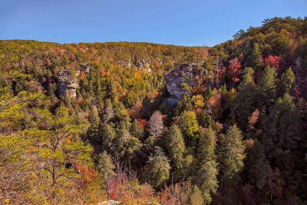 Parque-estatal-Fall-Creek-Falls 12 Mejores Lugares para VER los Colores de Otoño en Tennessee